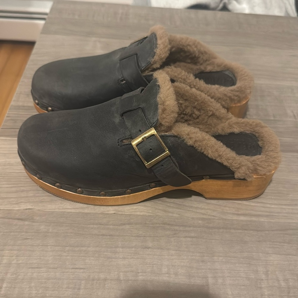 Re Done black suede shearling clogs. Size 8.